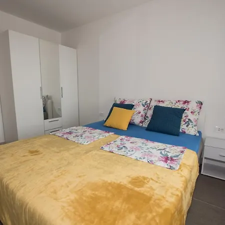 Sun Apartment